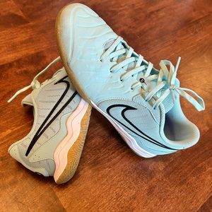 Nike Mercurial Indoor Soccer Shoes. Size M8/W9.5. Mint green and black